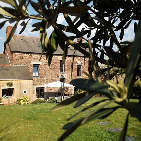 Il Etait Une Fois Broceliande Saint-Malon-sur-Mel Exterior photo