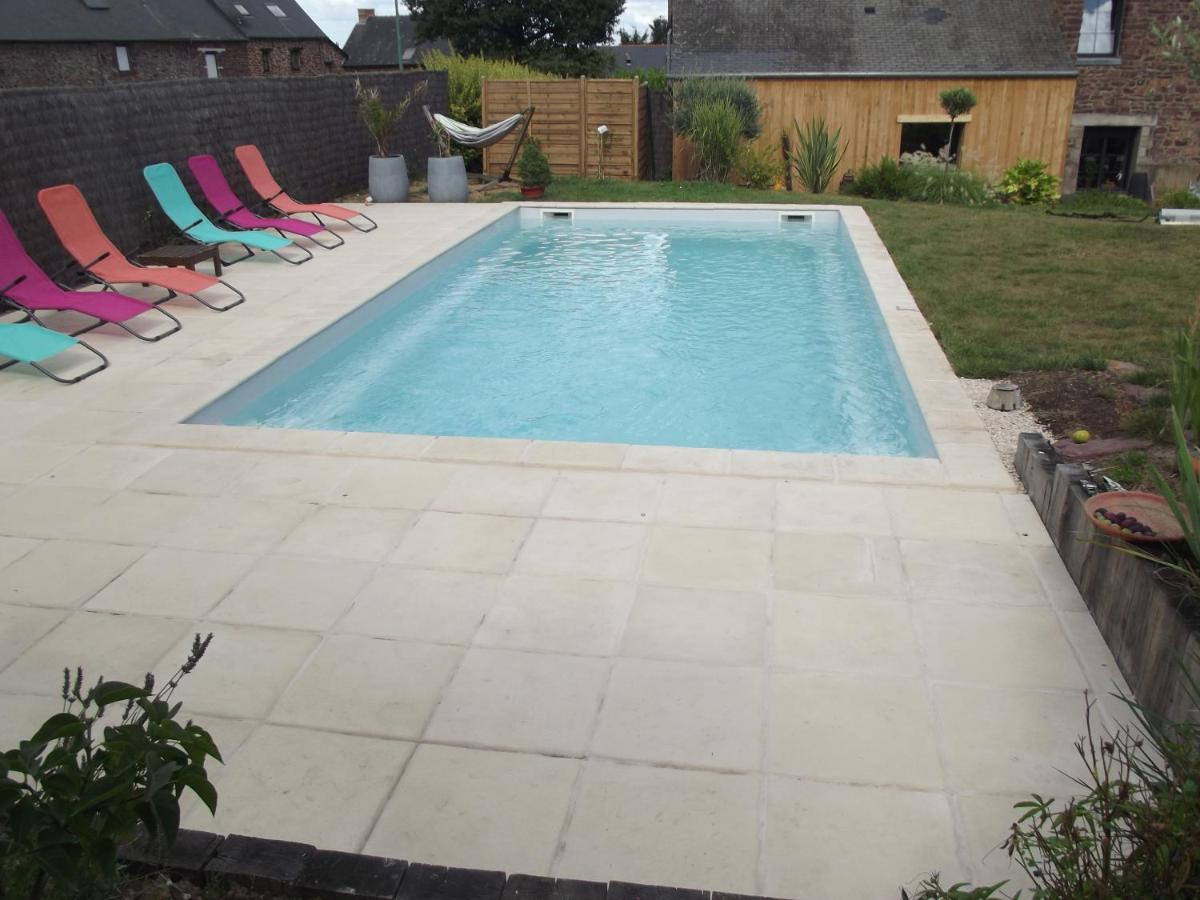 Il Etait Une Fois Broceliande Saint-Malon-sur-Mel Exterior photo
