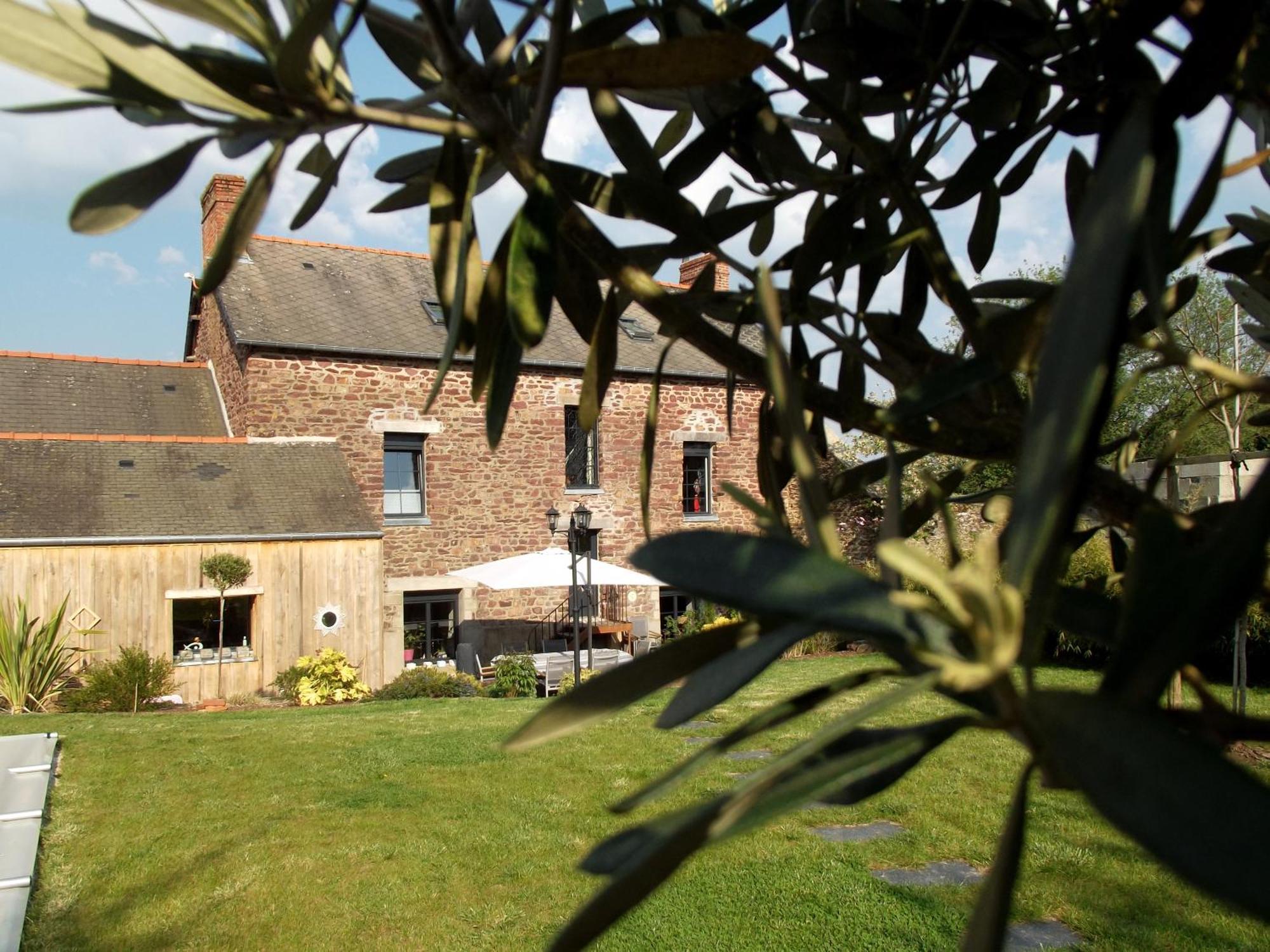 Il Etait Une Fois Broceliande Saint-Malon-sur-Mel Exterior photo
